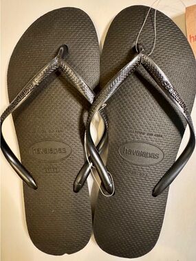 New Authentic Havaianas Women’s Flip Flops Size 11/12 Solid Black